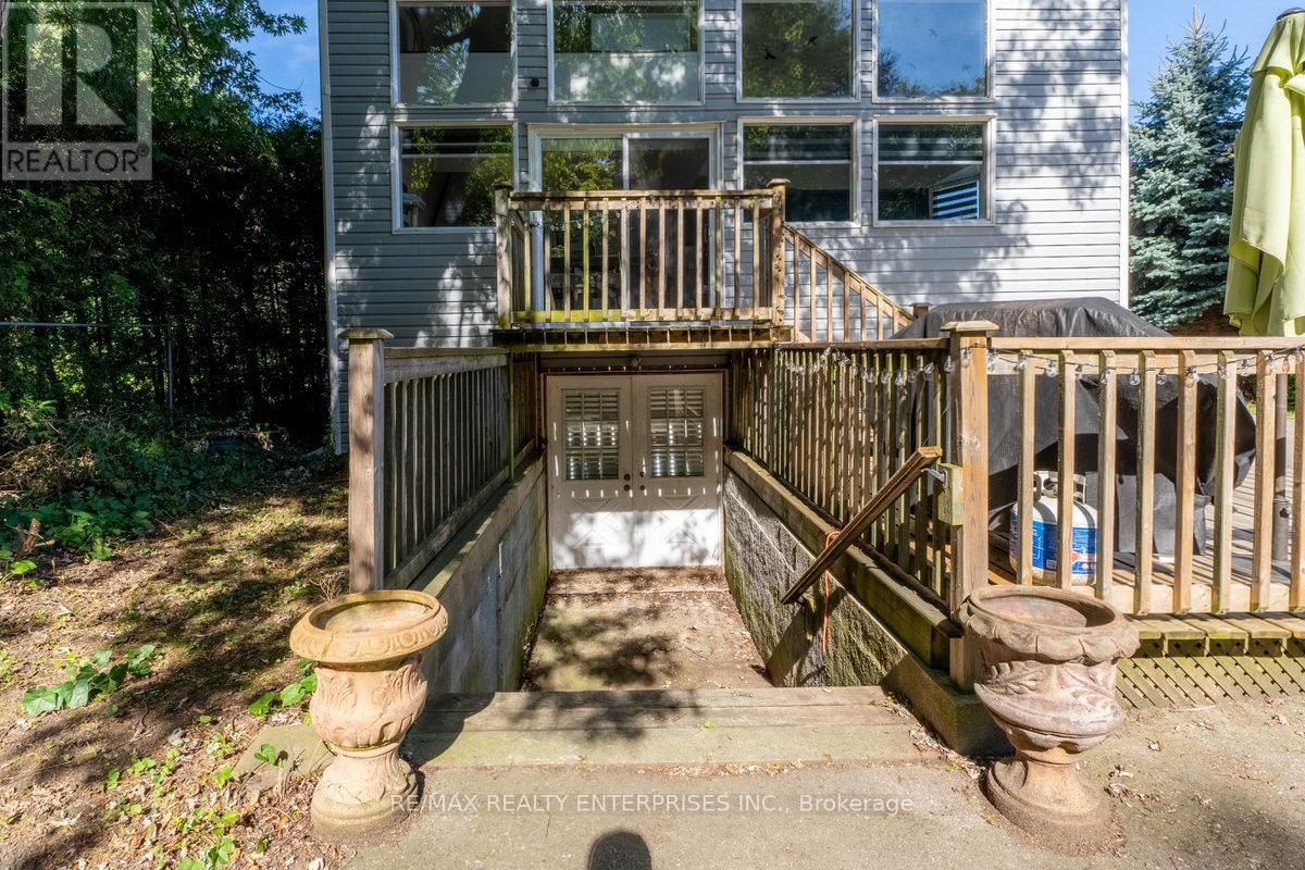 Photo 40 of 708 Montbeck Crescent, Mississauga ON