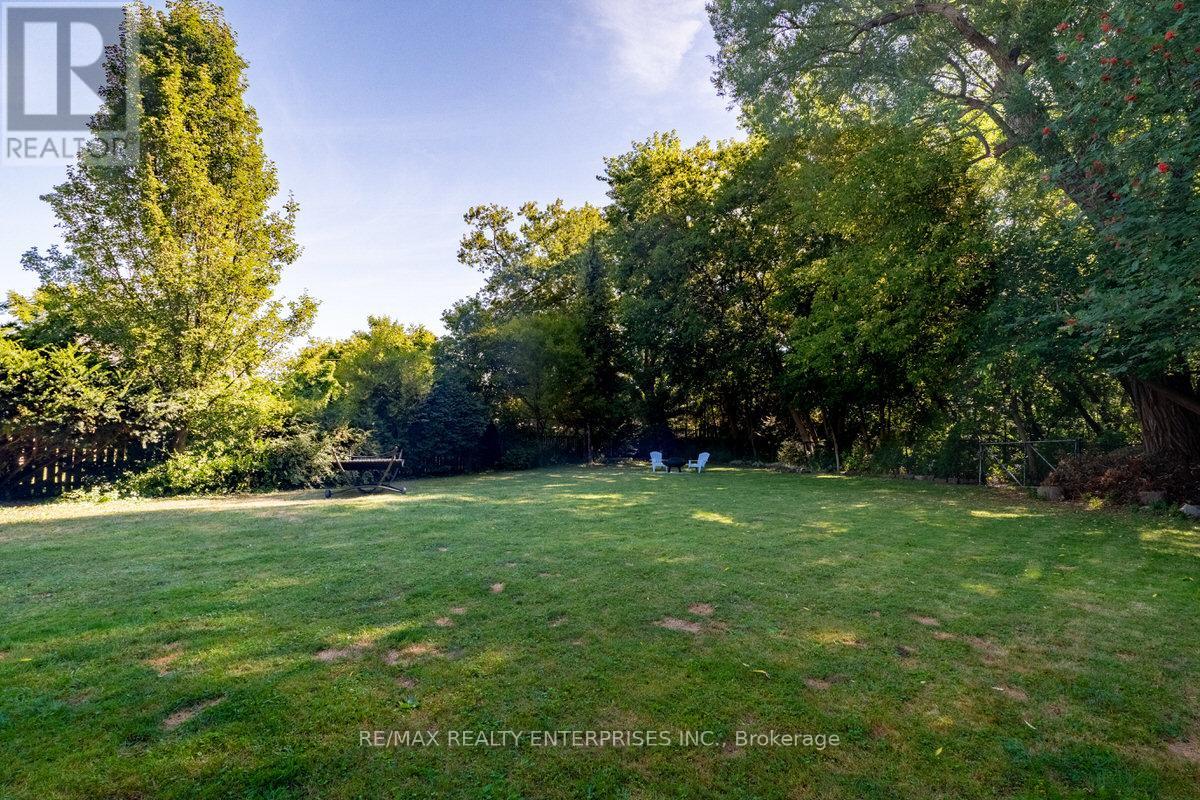 Photo 42 of 708 Montbeck Crescent, Mississauga ON