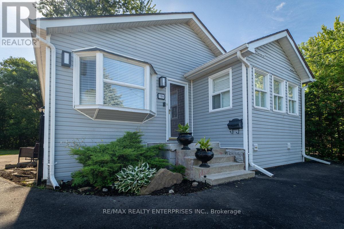 Photo 6 of 708 Montbeck Crescent, Mississauga ON