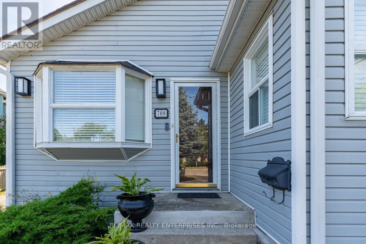 Photo 7 of 708 Montbeck Crescent, Mississauga ON