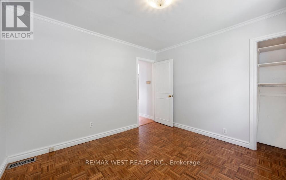 Photo 16 of 6 Robindale Avenue, Toronto ON