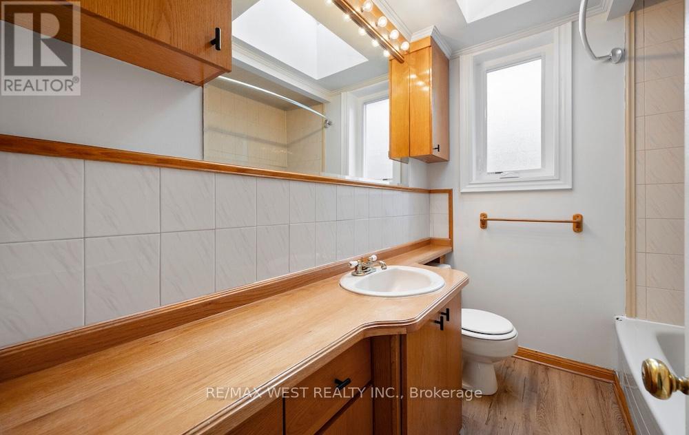 Photo 23 of 6 Robindale Avenue, Toronto ON