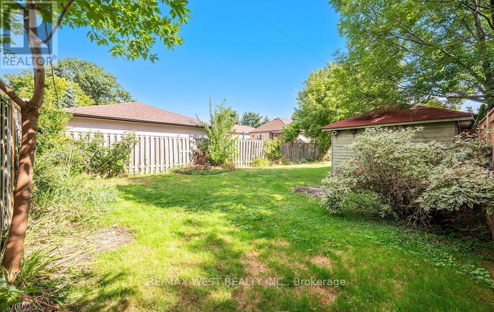 Photo 37 of 6 Robindale Avenue, Toronto ON