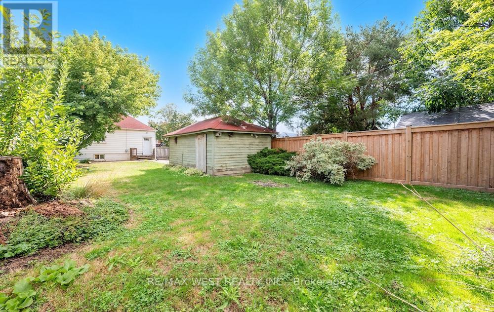 Photo 38 of 6 Robindale Avenue, Toronto ON