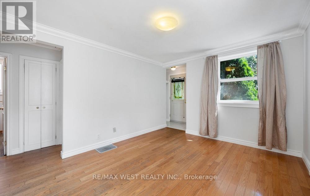 Photo 7 of 6 Robindale Avenue, Toronto ON