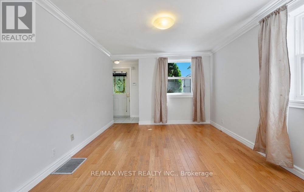 Photo 9 of 6 Robindale Avenue, Toronto ON