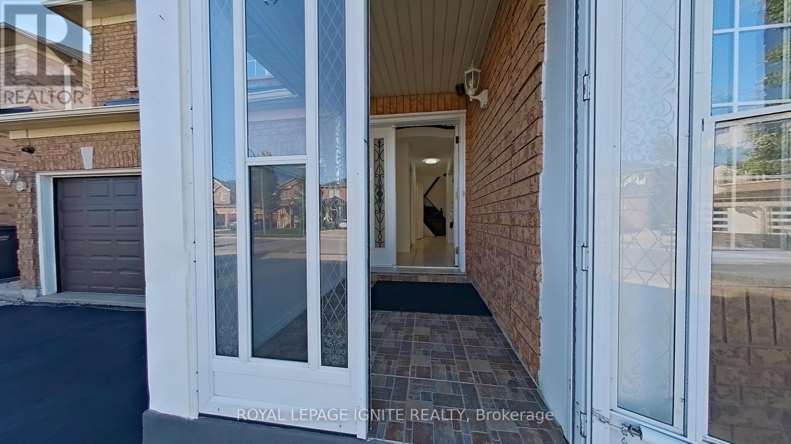 Photo 3 of 63 Eastbrook Way, Brampton ON