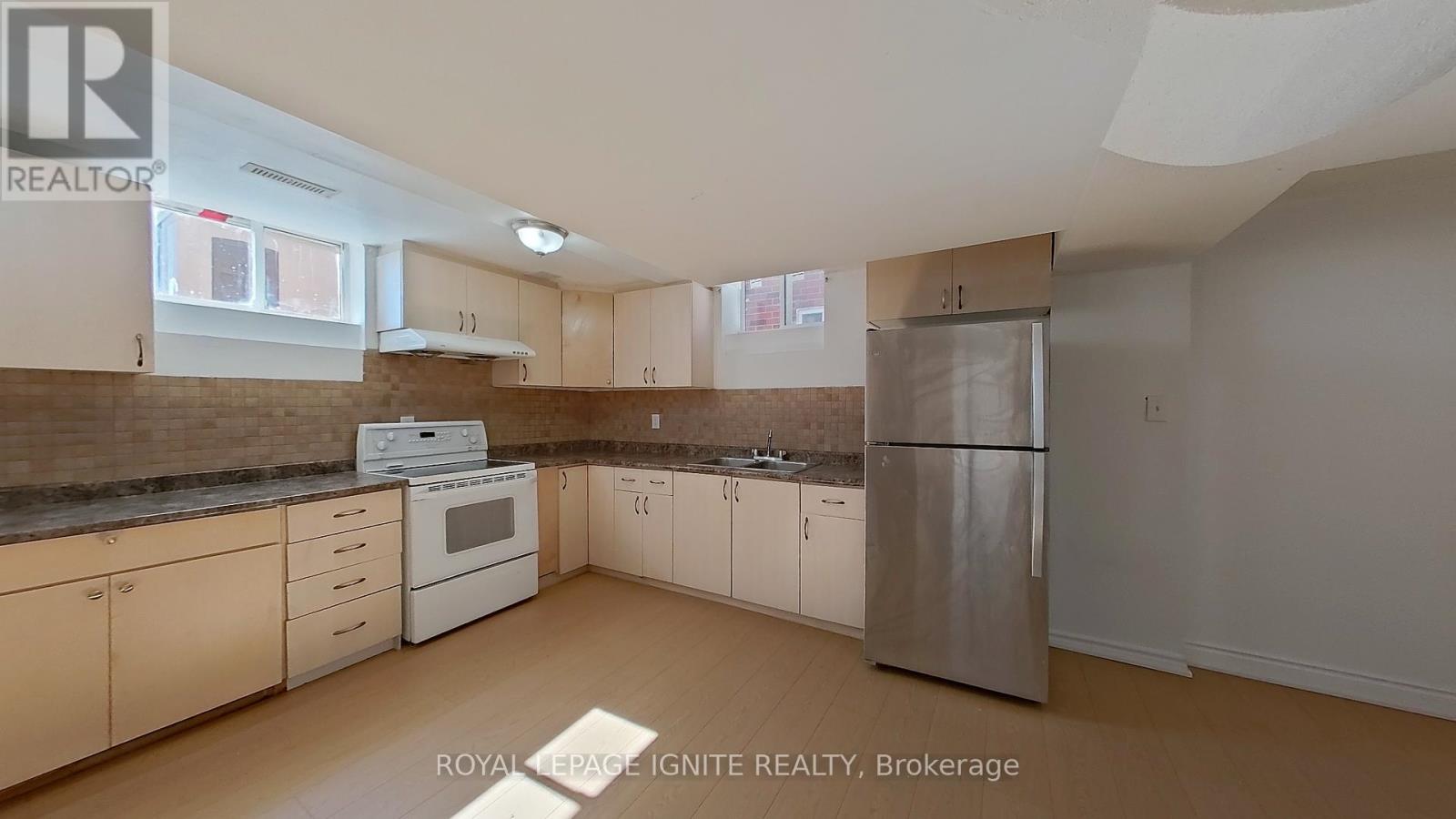 Photo 38 of 63 Eastbrook Way, Brampton ON
