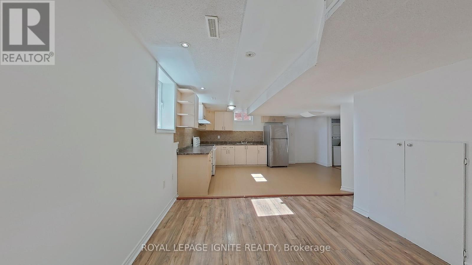 Photo 39 of 63 Eastbrook Way, Brampton ON