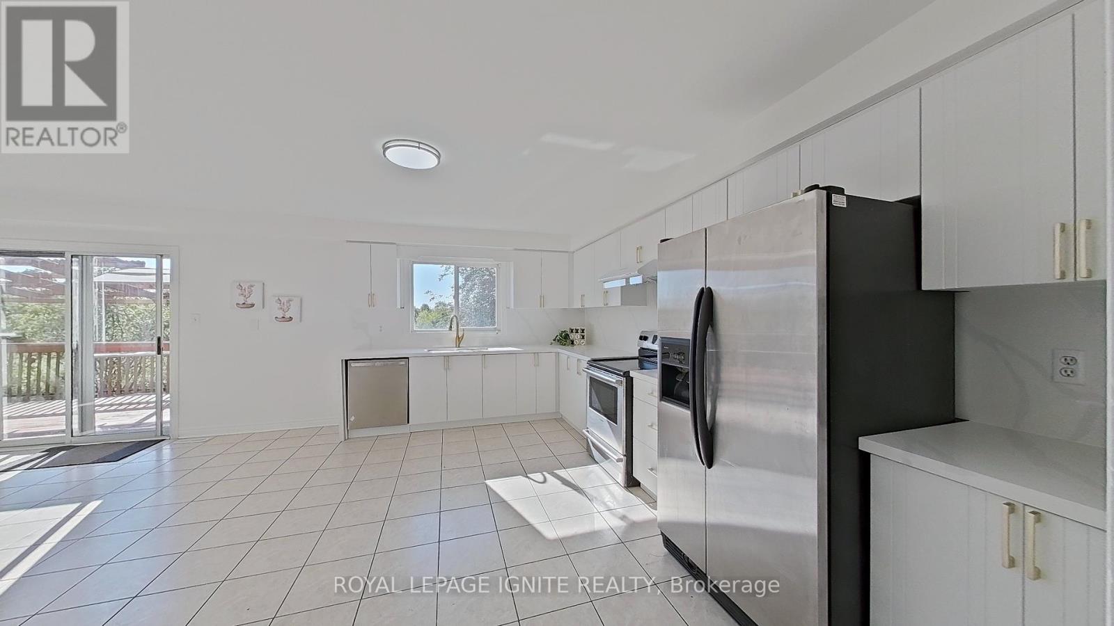 Photo 8 of 63 Eastbrook Way, Brampton ON