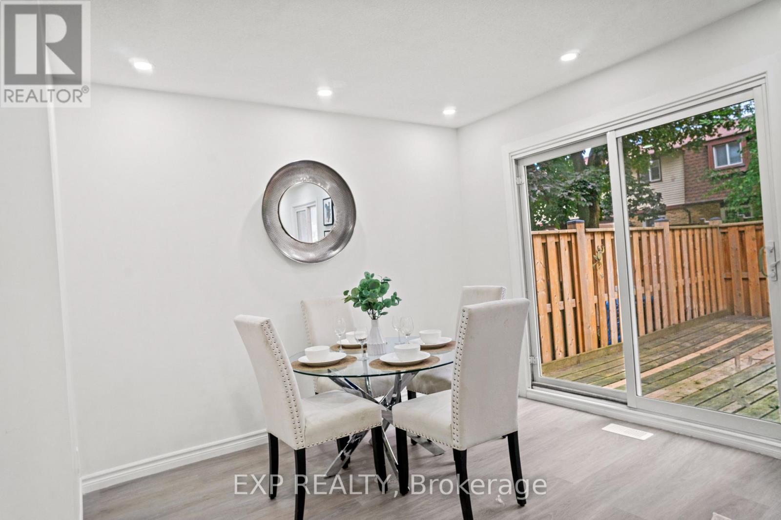 Photo 13 of 122 45 Hansen Road N, Brampton ON
