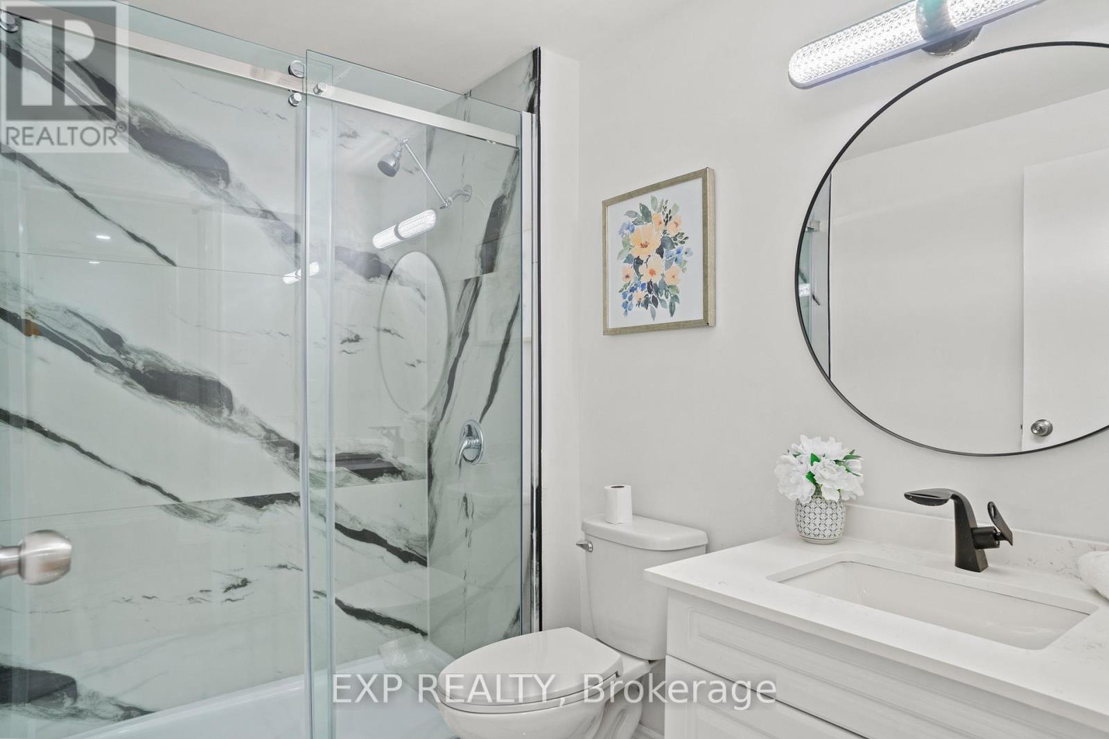 Photo 18 of 122 45 Hansen Road N, Brampton ON