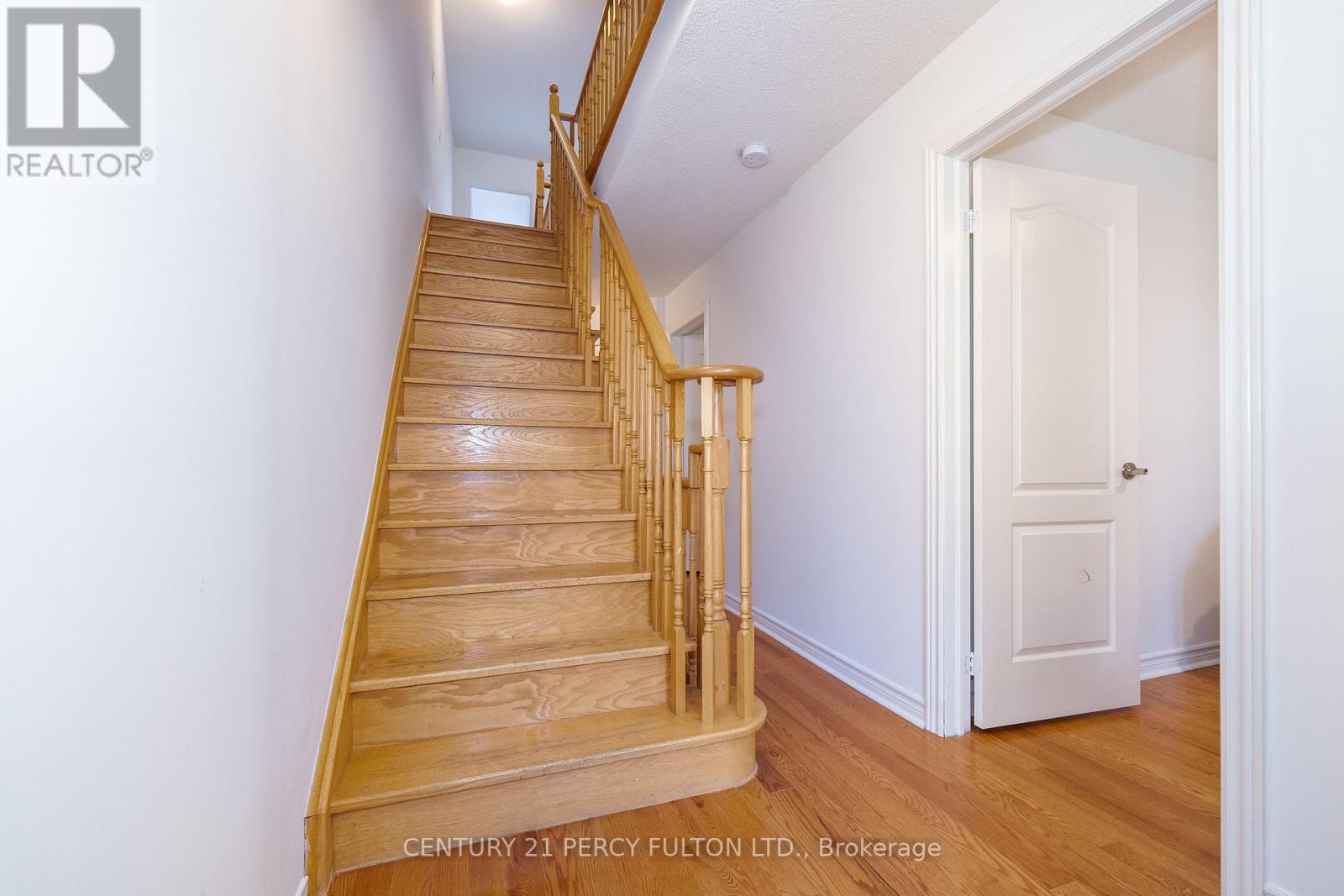 Photo 5 of 119 Torbarrie Road, Toronto ON