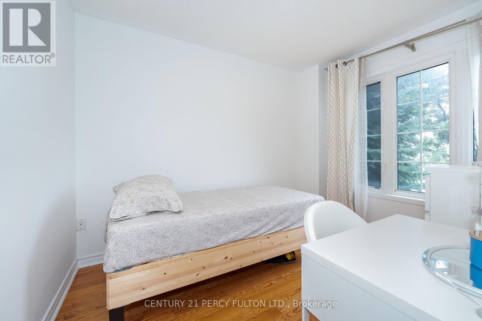 Photo 7 of 119 Torbarrie Road, Toronto ON