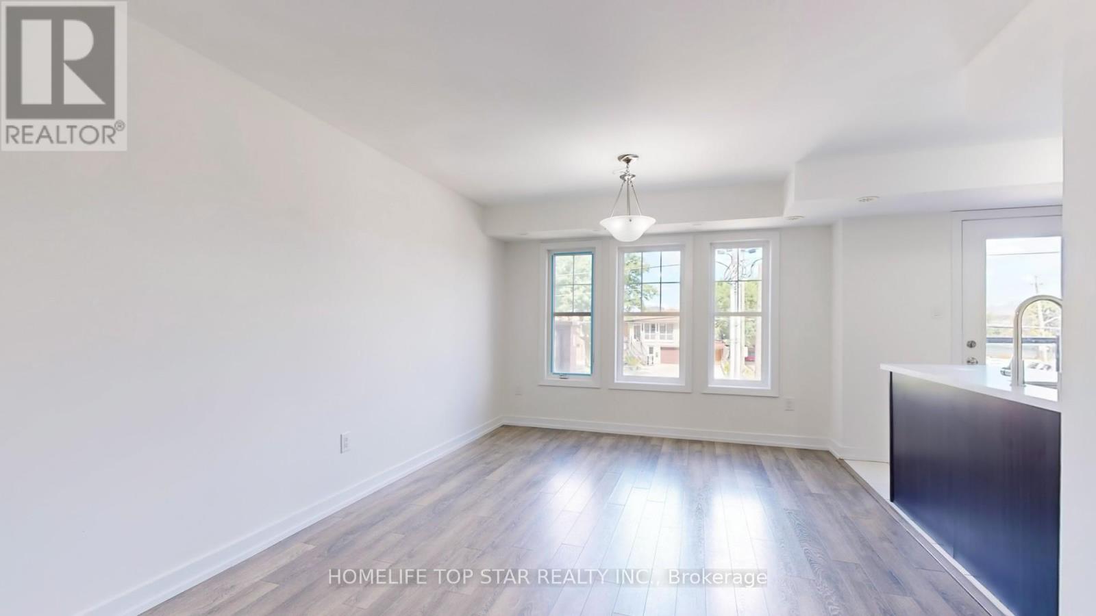 Photo 5 of 60 2315 Sheppard Ave West Avenue, Toronto ON