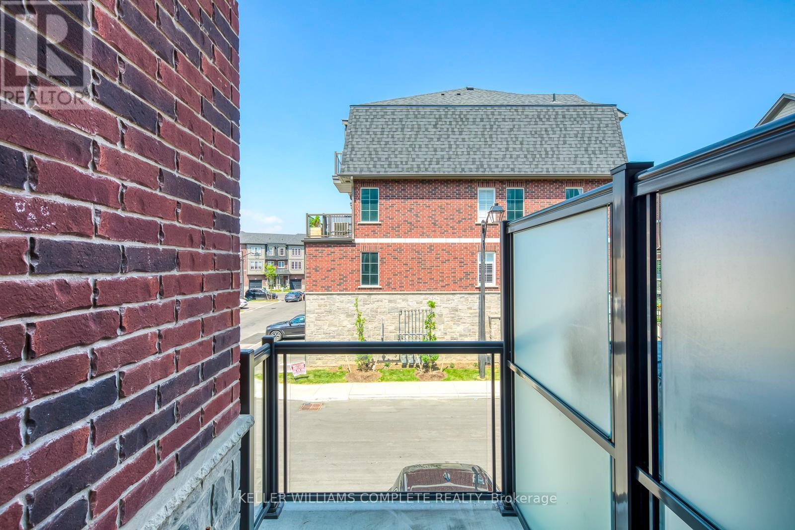 Photo 10 of 76 445 Ontario Street S, Milton ON