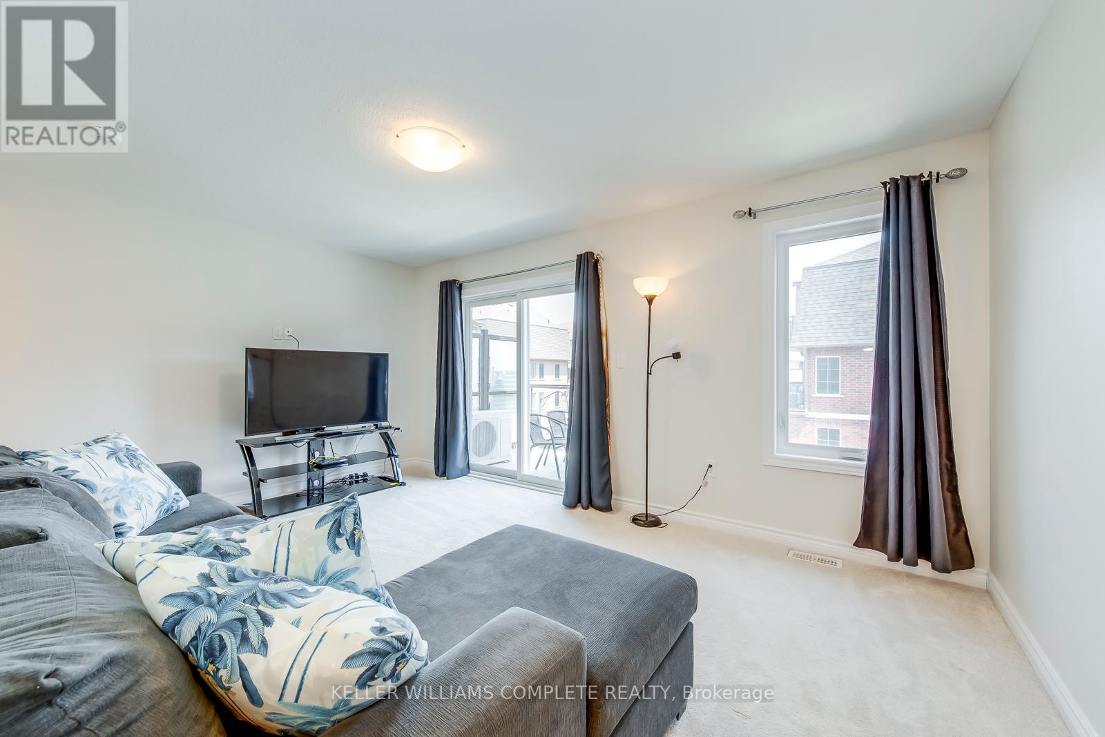 Photo 13 of 76 445 Ontario Street S, Milton ON