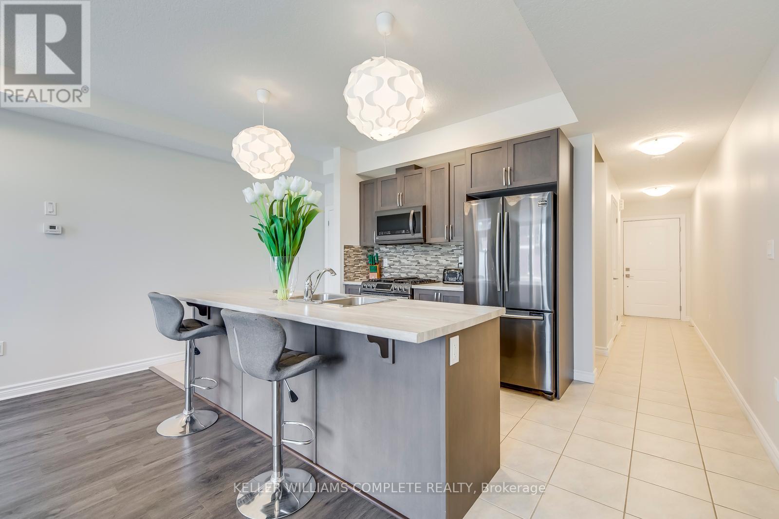 Photo 7 of 76 445 Ontario Street S, Milton ON