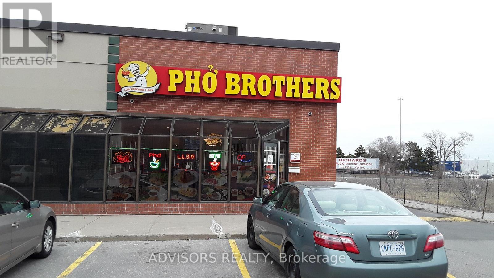 Photo 1 of 15 2555 Dixie Road, Mississauga ON