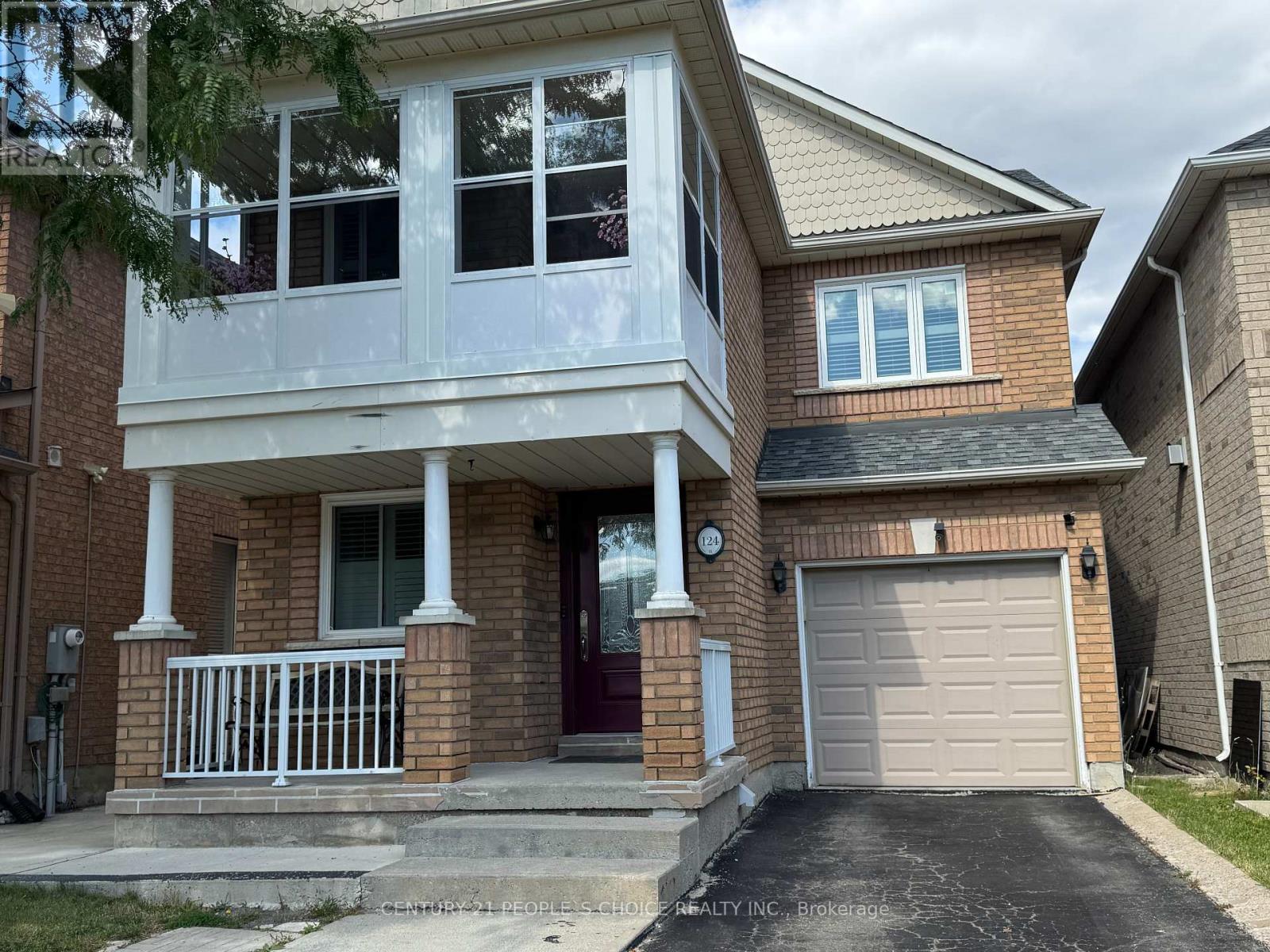 Photo 3 of 124 Heartleaf Crescent, Brampton ON