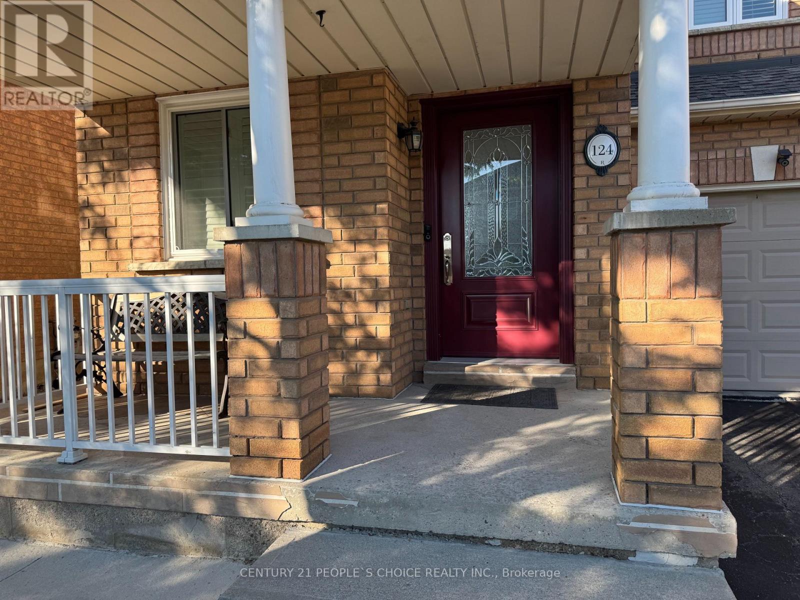 Photo 4 of 124 Heartleaf Crescent, Brampton ON