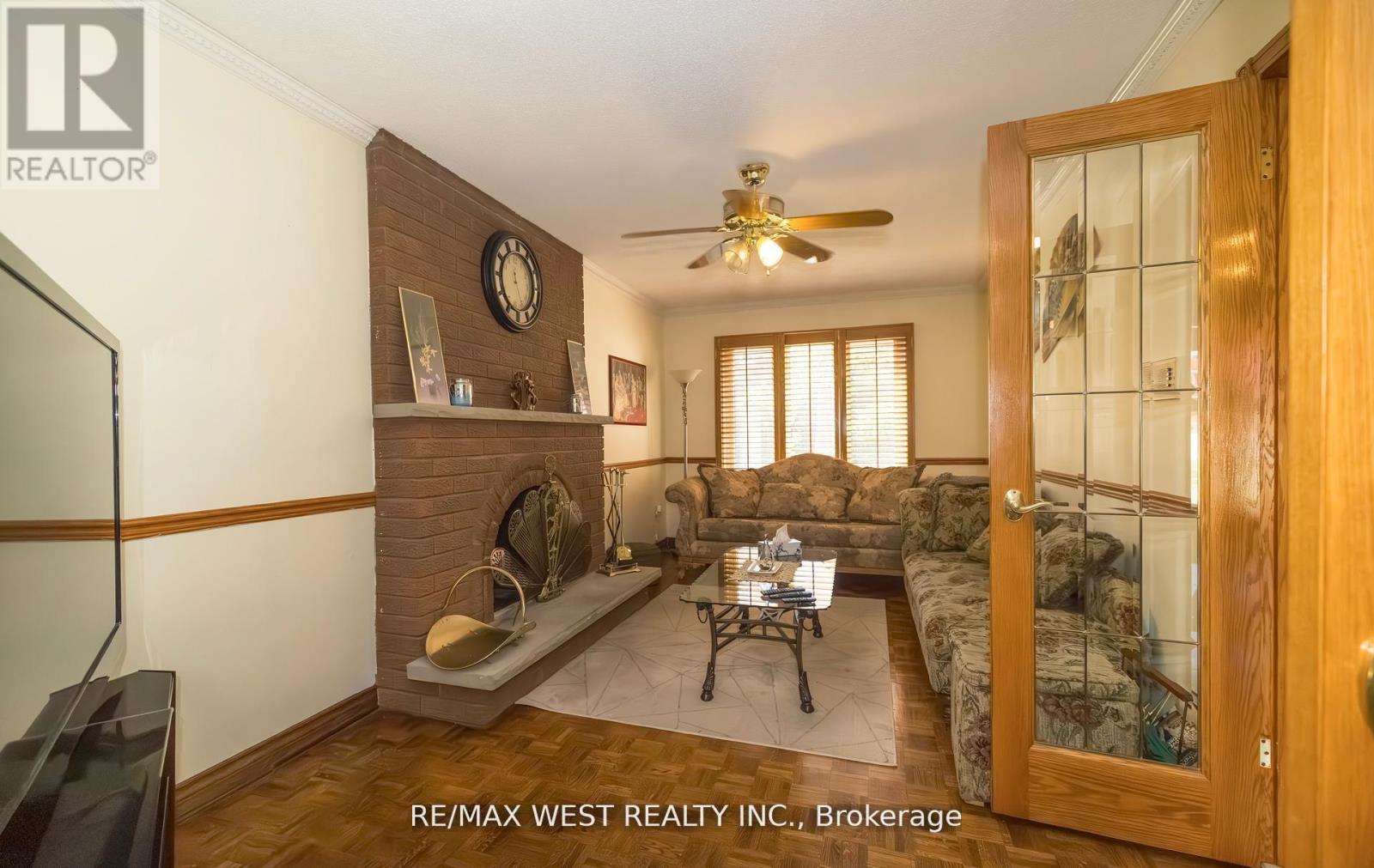 Photo 13 of 52 Amantine Crescent, Brampton ON