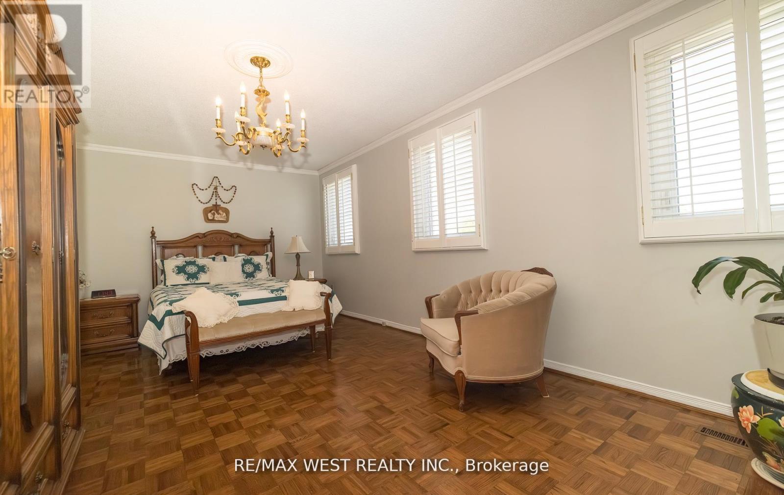 Photo 28 of 52 Amantine Crescent, Brampton ON