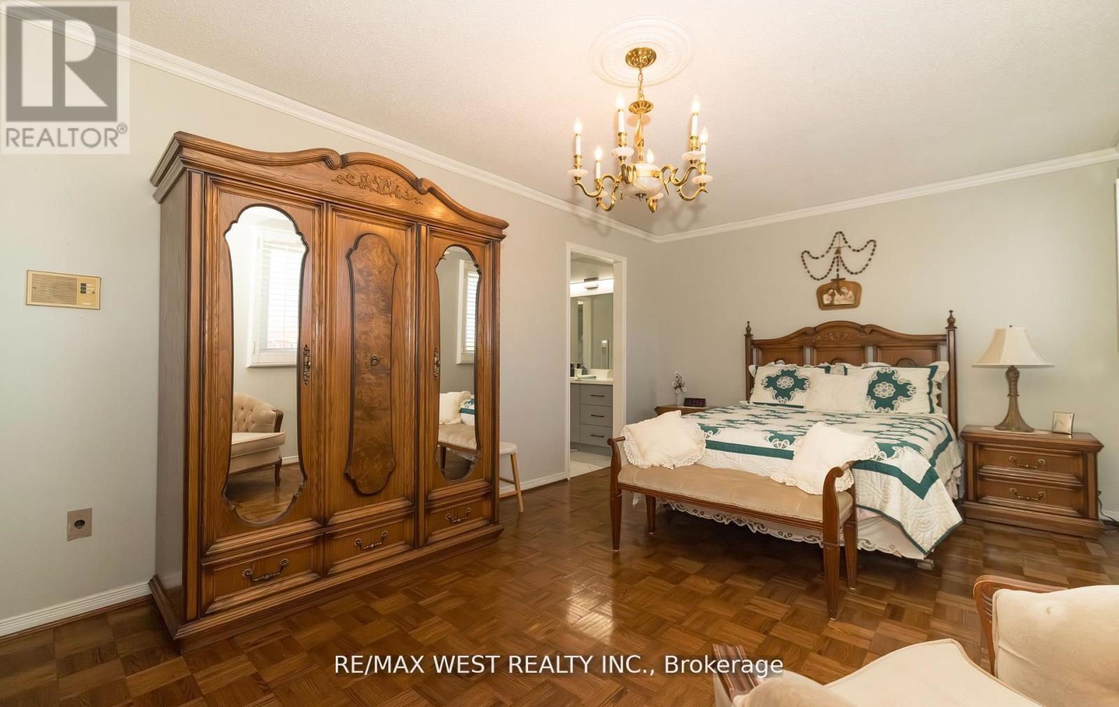 Photo 29 of 52 Amantine Crescent, Brampton ON