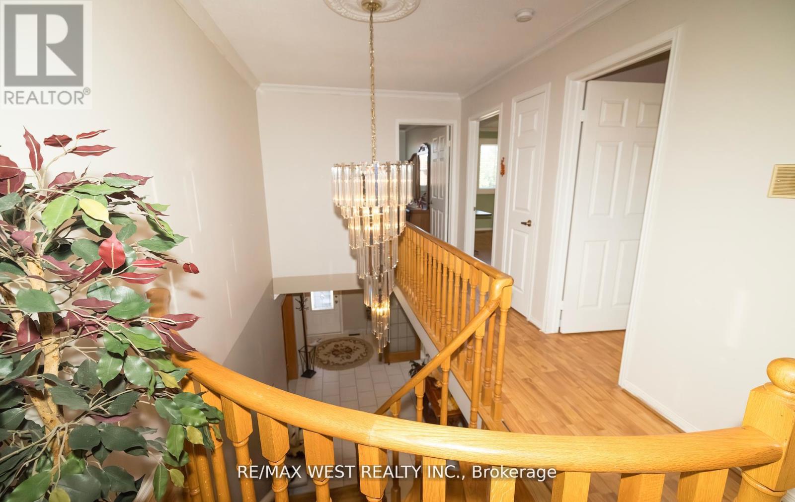 Photo 30 of 52 Amantine Crescent, Brampton ON