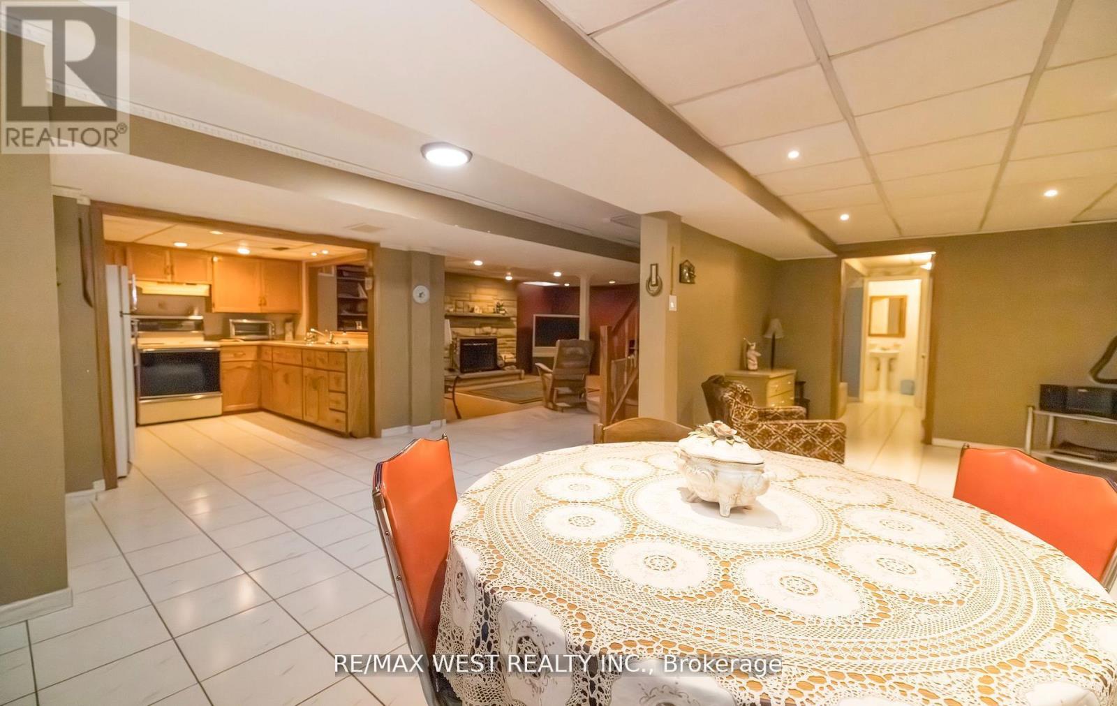 Photo 35 of 52 Amantine Crescent, Brampton ON