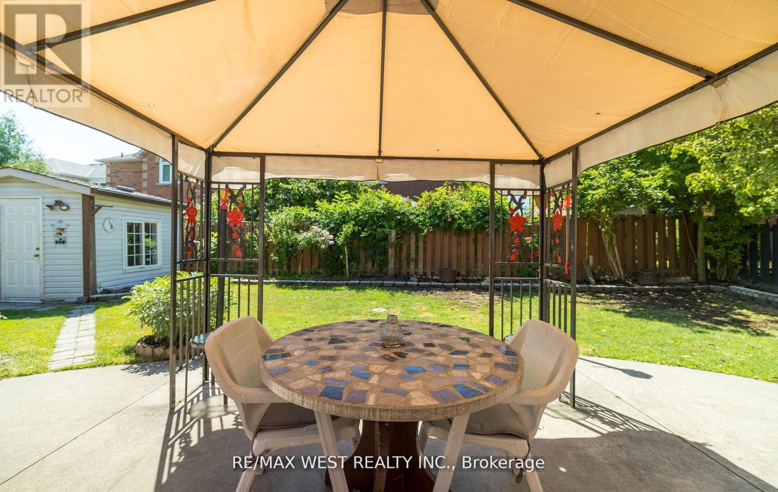 Photo 36 of 52 Amantine Crescent, Brampton ON