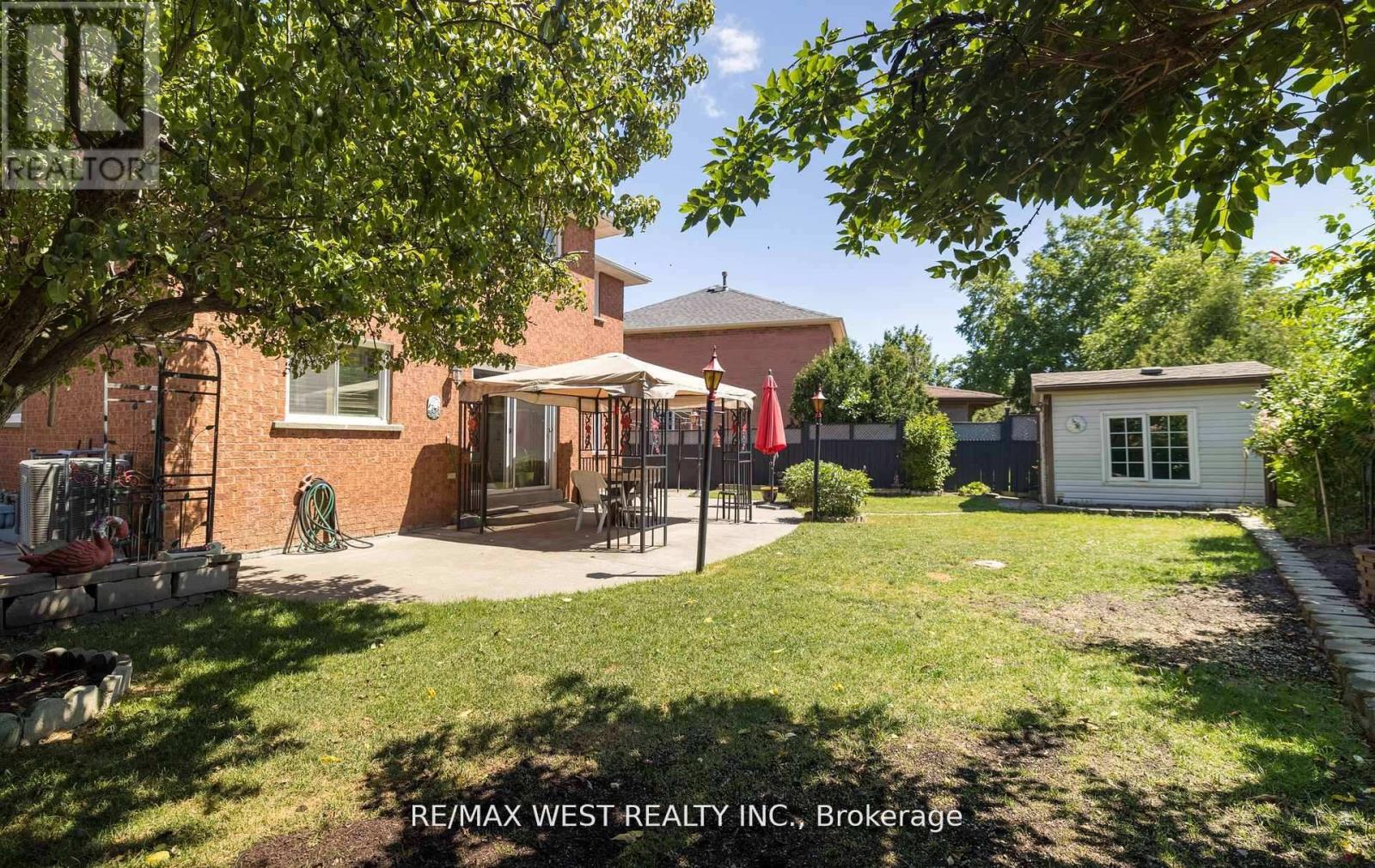 Photo 37 of 52 Amantine Crescent, Brampton ON