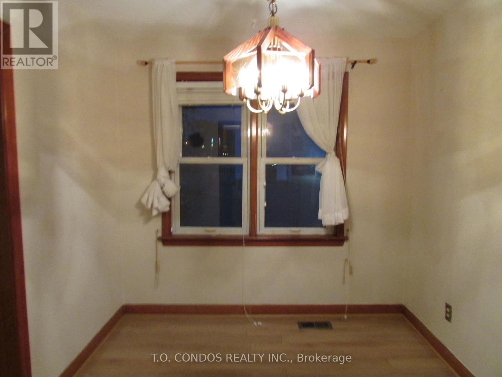 Photo 11 of 21 Black Creek Boulevard, Toronto ON