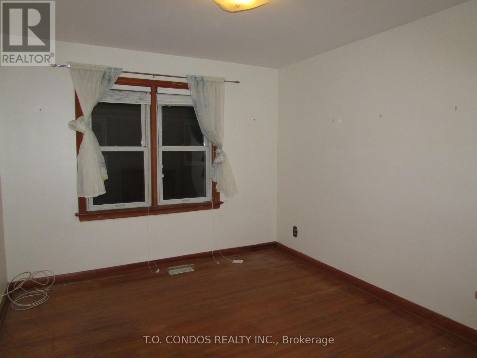 Photo 14 of 21 Black Creek Boulevard, Toronto ON