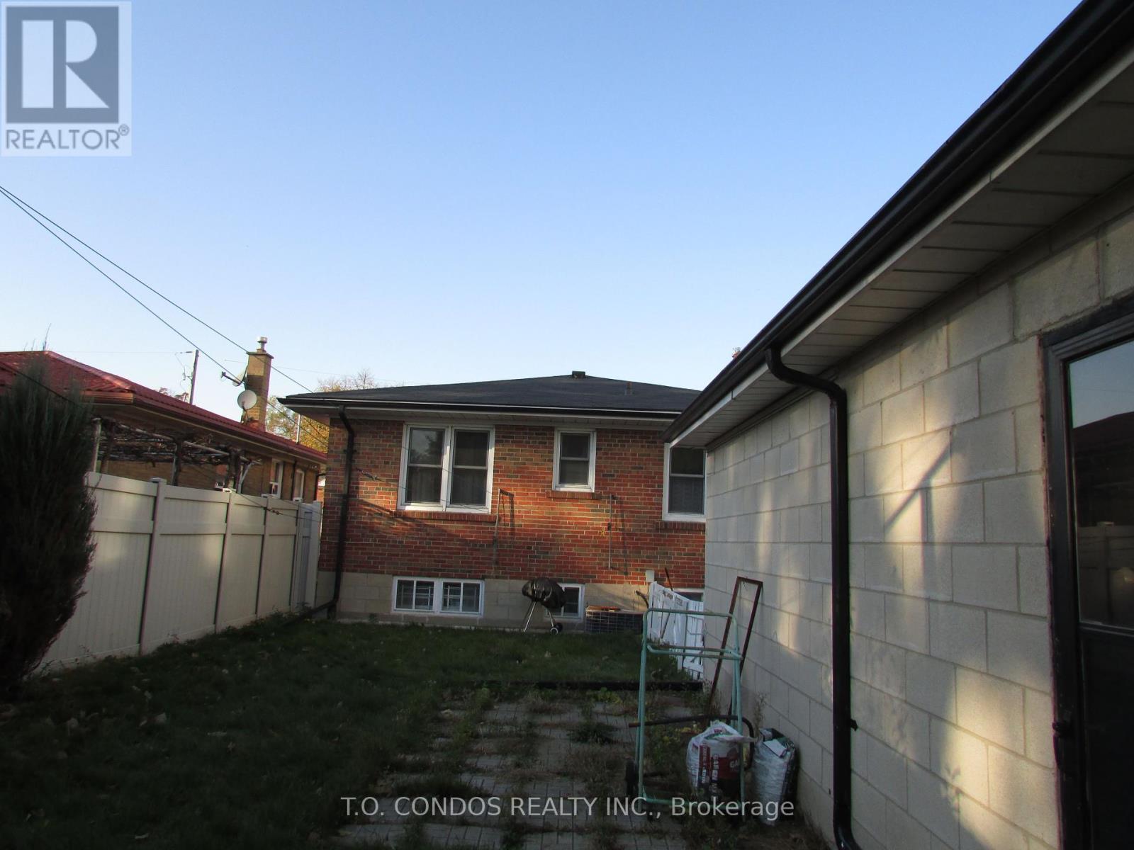 Photo 3 of 21 Black Creek Boulevard, Toronto ON