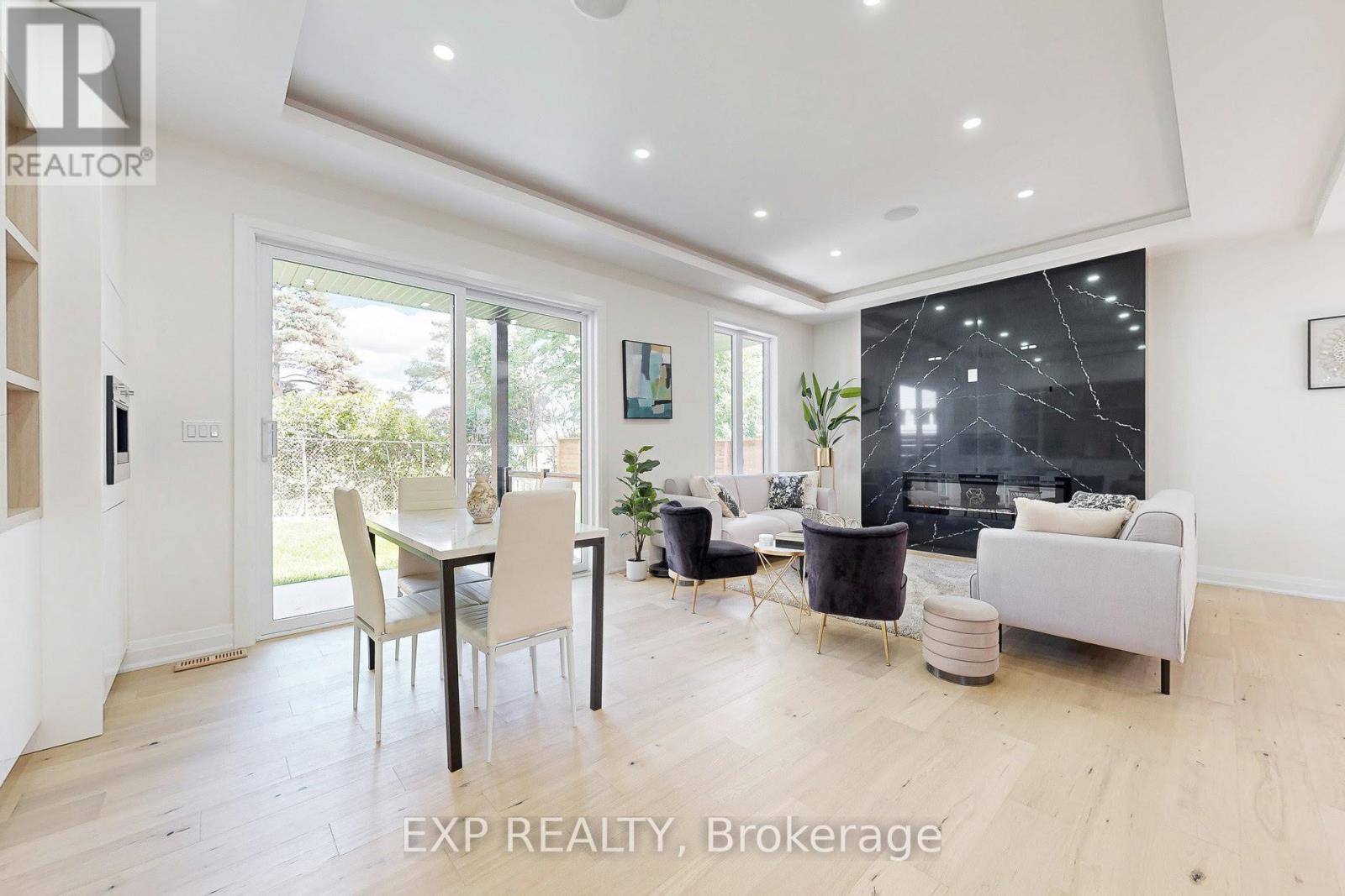 Photo 12 of 768 Montbeck Crescent, Mississauga ON
