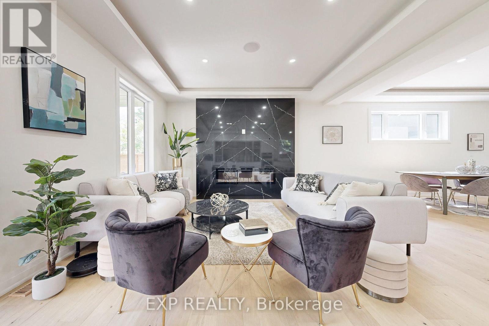 Photo 14 of 768 Montbeck Crescent, Mississauga ON
