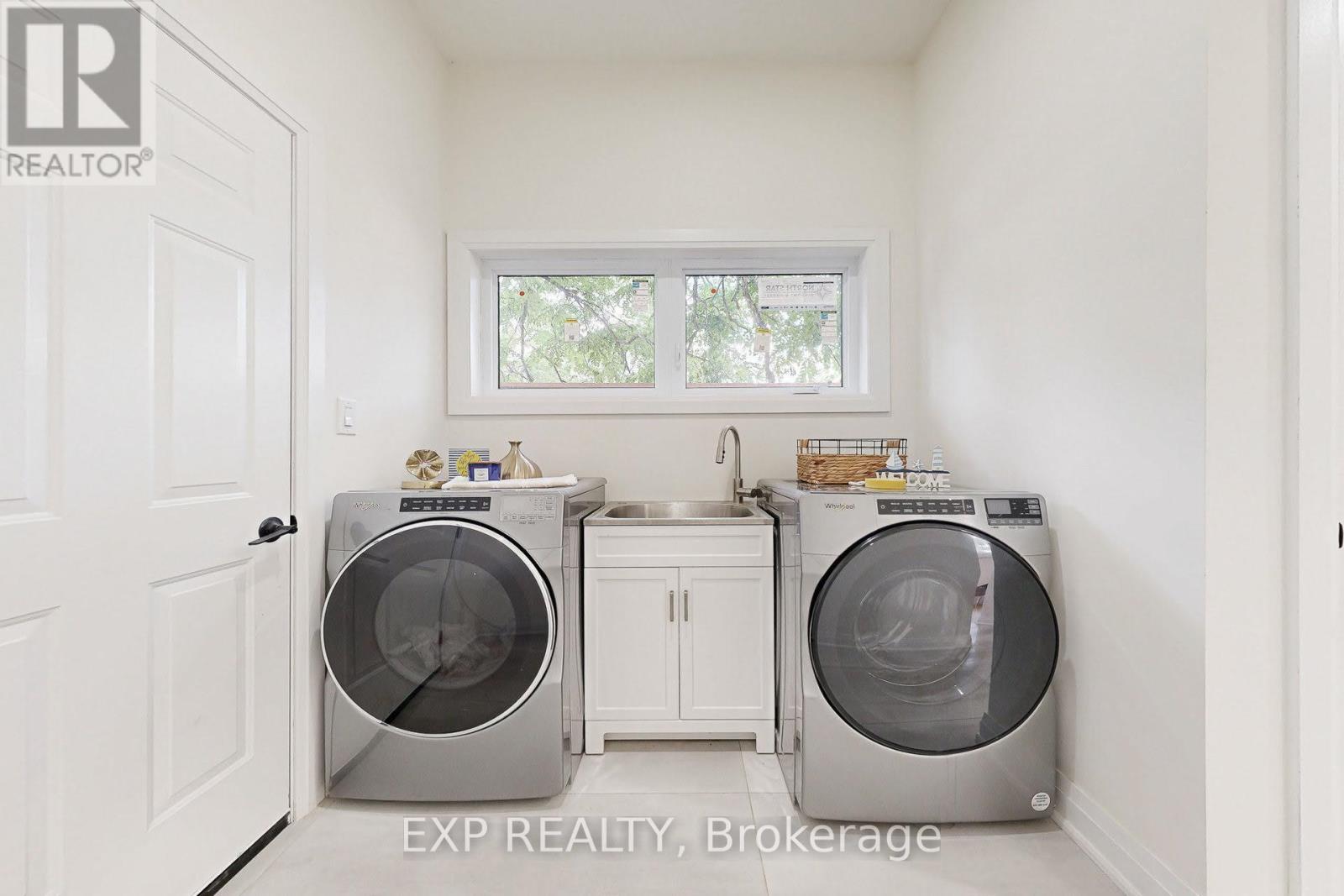 Photo 19 of 768 Montbeck Crescent, Mississauga ON