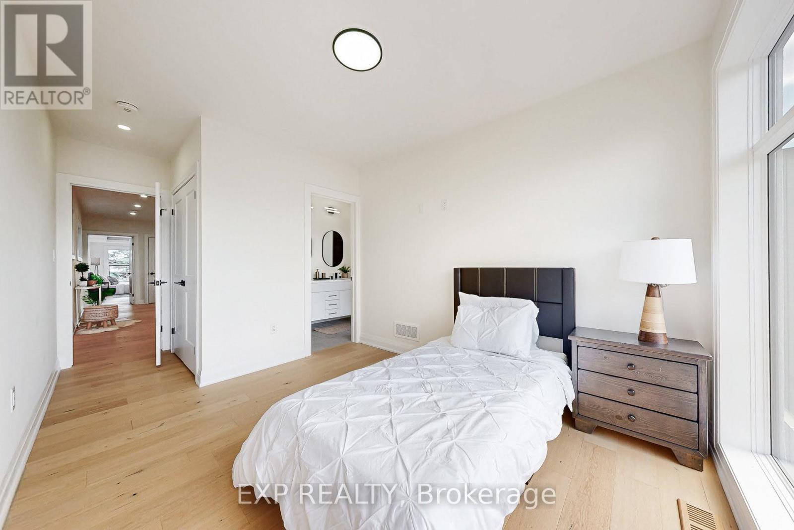 Photo 22 of 768 Montbeck Crescent, Mississauga ON