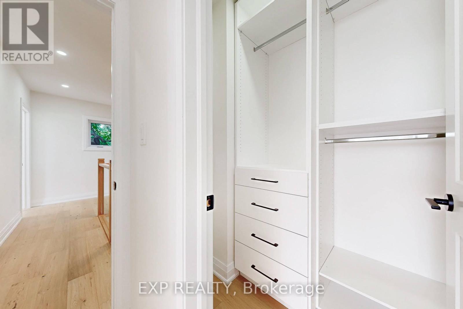 Photo 26 of 768 Montbeck Crescent, Mississauga ON