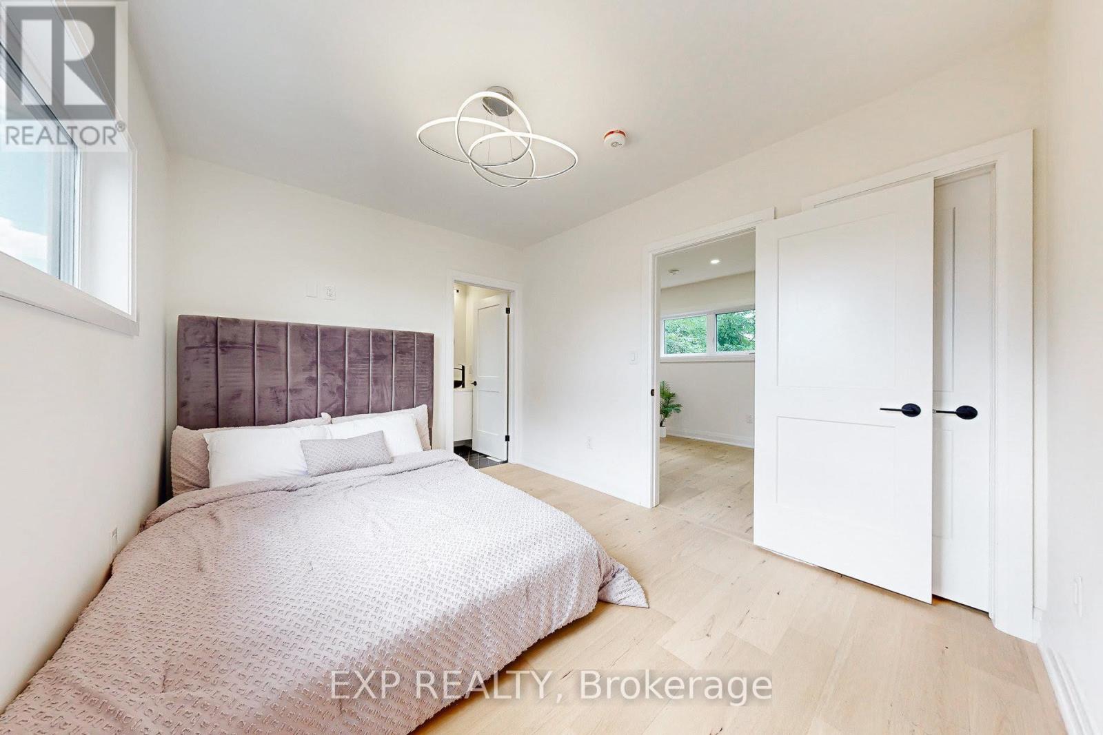 Photo 27 of 768 Montbeck Crescent, Mississauga ON