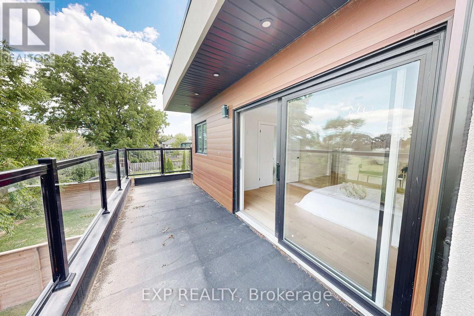 Photo 33 of 768 Montbeck Crescent, Mississauga ON