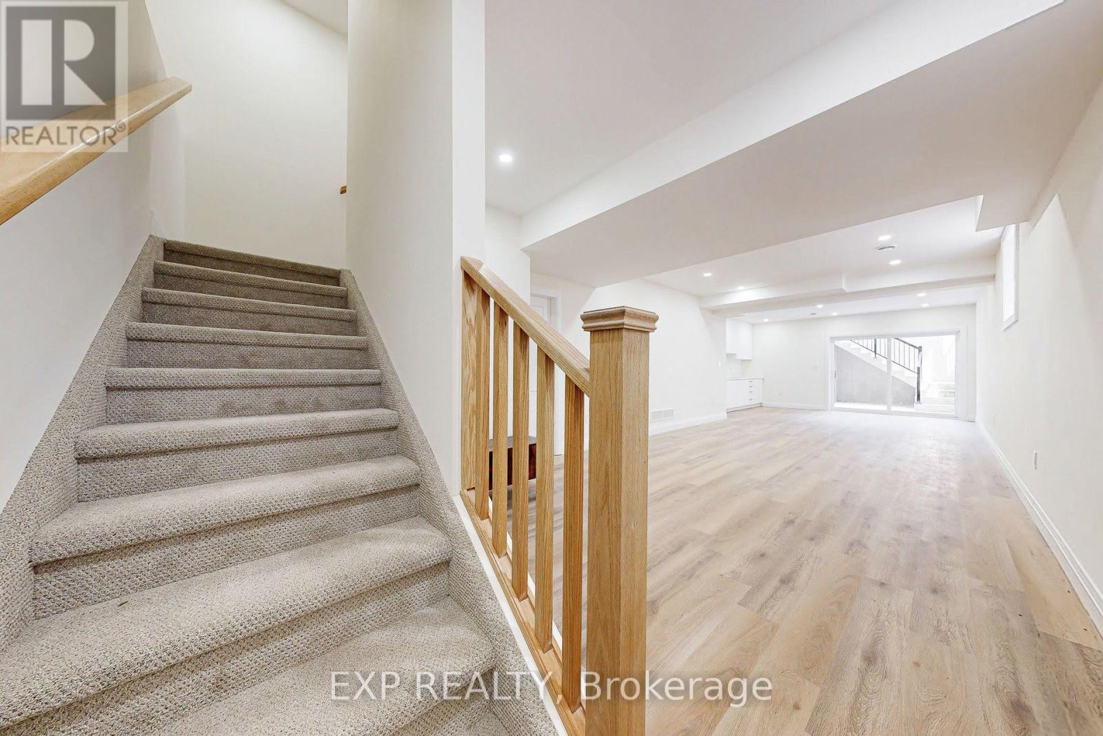 Photo 34 of 768 Montbeck Crescent, Mississauga ON