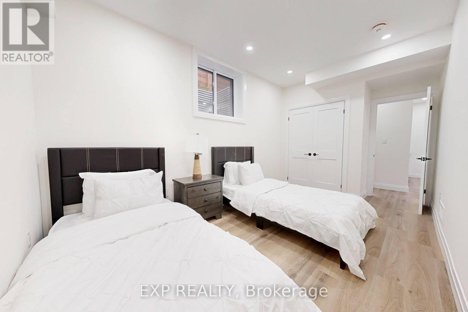 Photo 39 of 768 Montbeck Crescent, Mississauga ON