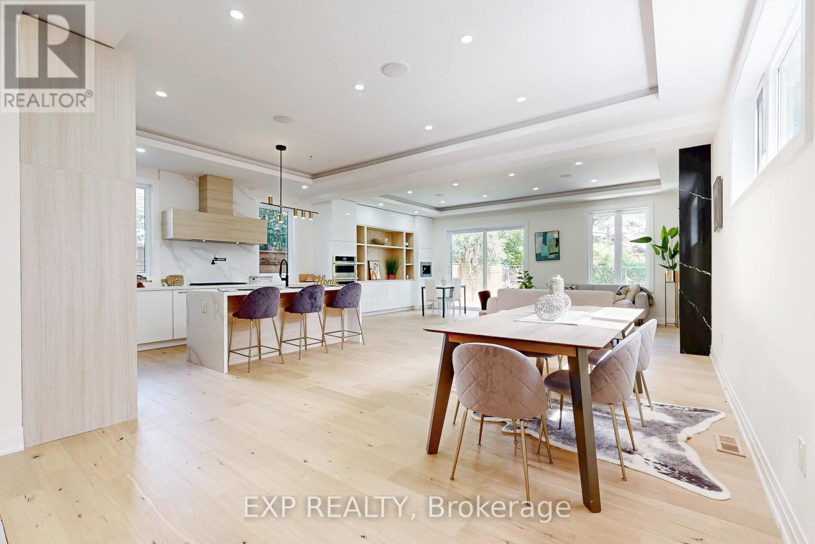 Photo 4 of 768 Montbeck Crescent, Mississauga ON