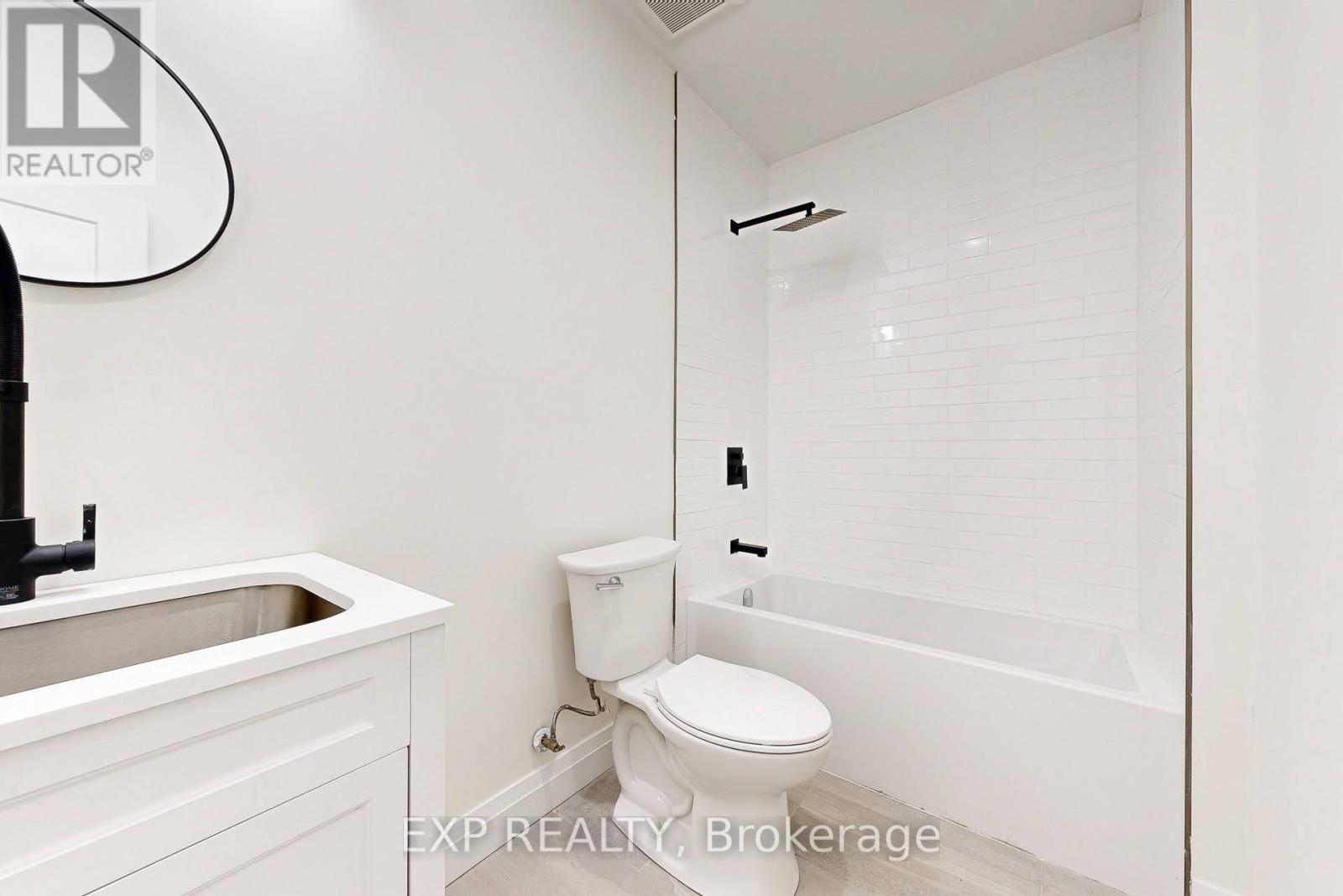 Photo 41 of 768 Montbeck Crescent, Mississauga ON