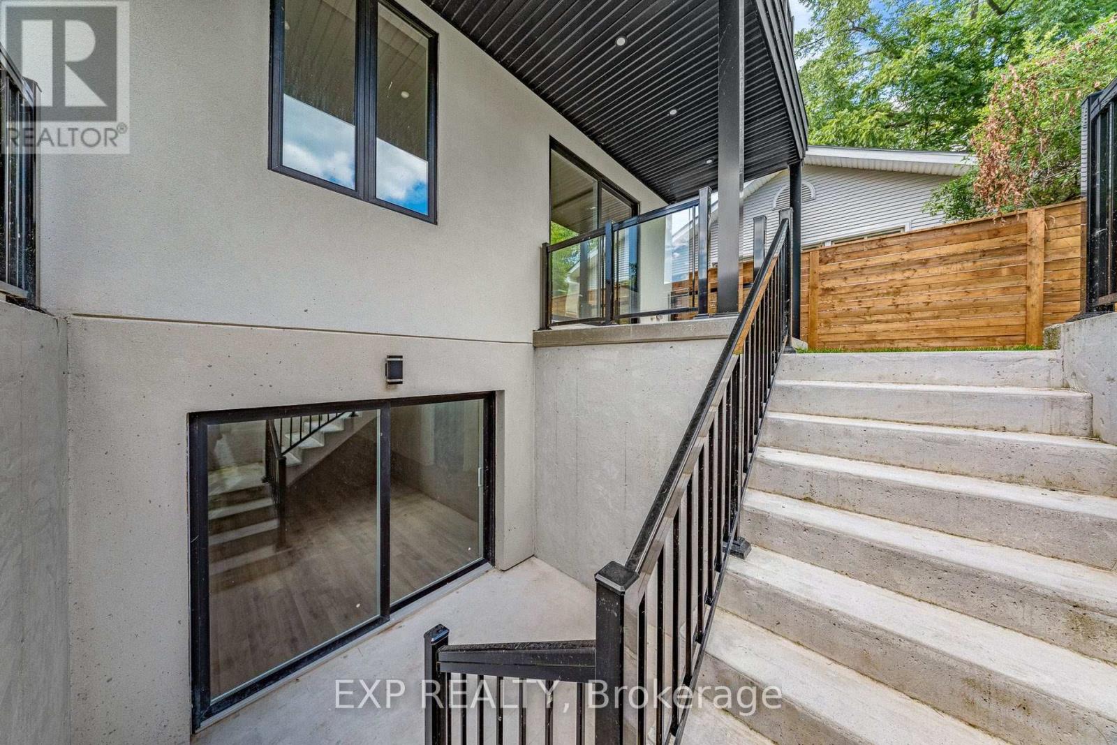Photo 43 of 768 Montbeck Crescent, Mississauga ON
