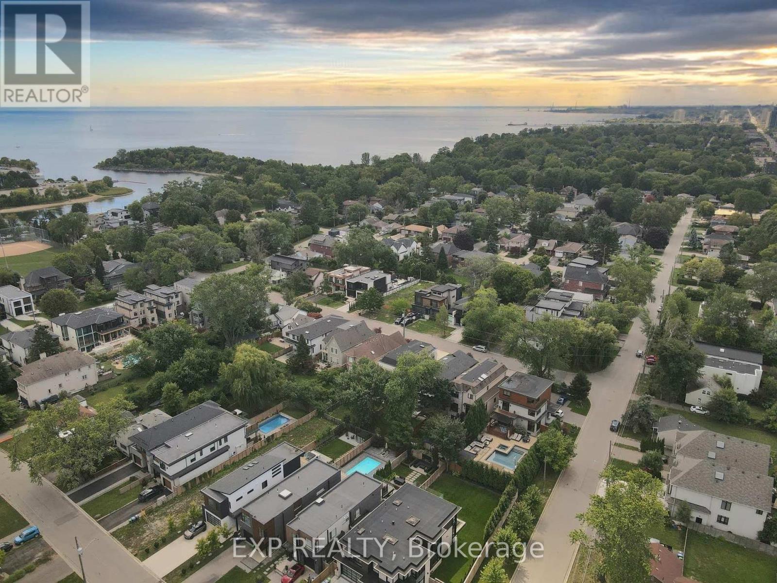 Photo 47 of 768 Montbeck Crescent, Mississauga ON