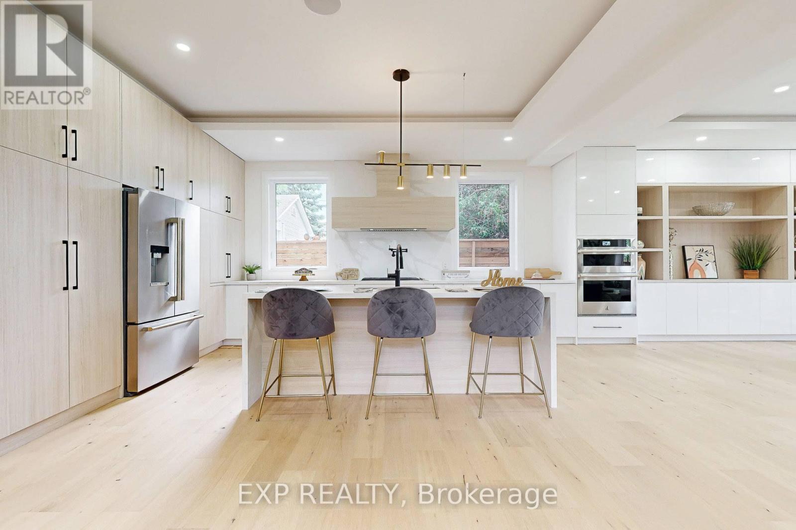 Photo 7 of 768 Montbeck Crescent, Mississauga ON