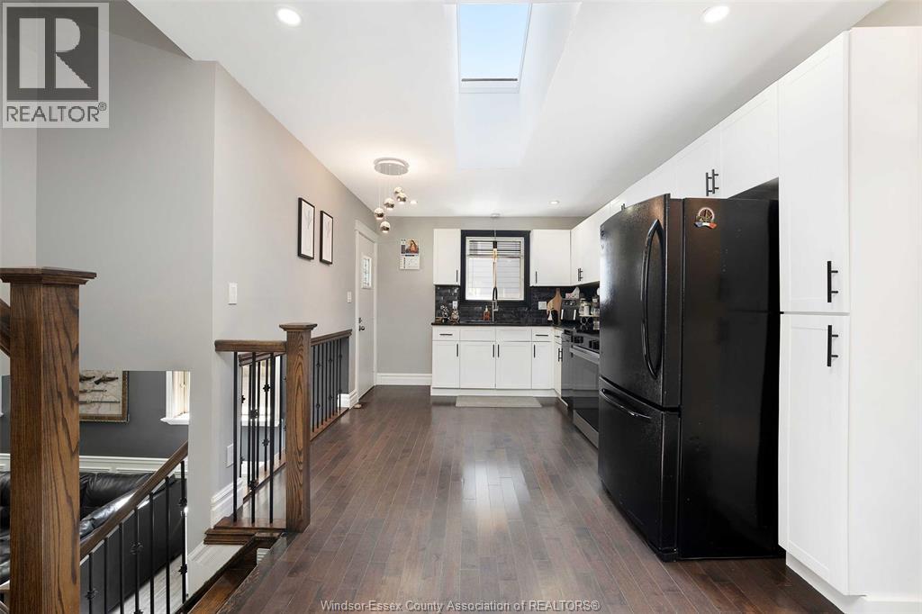 Photo 11 of 2544 Ellrose Avenue, Windsor ON